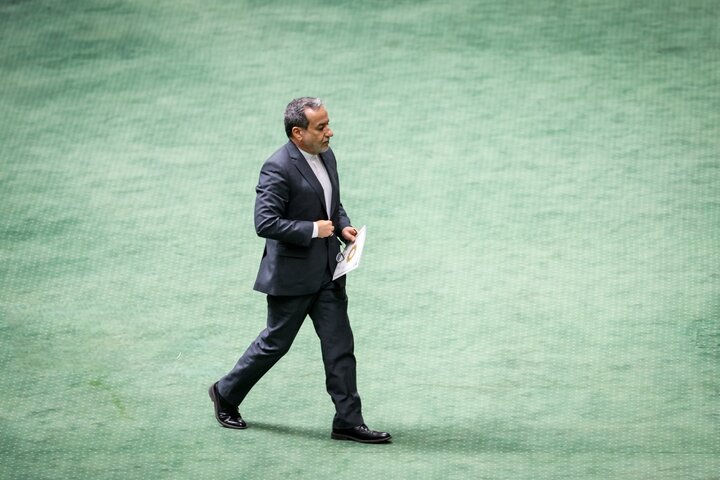 سید عباس عراقچی: مدیریت تنش‌ها با واشنگتن و بازسازی روابط با اروپا
