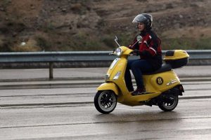 درخواست صدور گواهینامه موتور برای بانوان از سوی فدراسیون موتورسواری و اتومبیلرانی