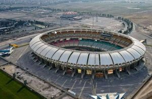 دیدار سپاهان – پرسپولیس بدون حضور بانوان تماشاگر؛ چرا زیرساخت‌ها فراهم نشد؟بازی سپاهان و پرسپولیس این‌بار بدون حضور بانوان برگزار خواهد شد. علت چیست و چرا برخلاف دیدار قبلی، زنان اجازه ورود به ورزشگاه را ندارند؟