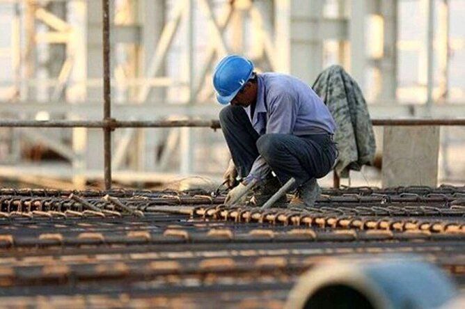 حقوق یک سال کارگر حداقلبگیر از قیمت یک مترمربع مسکن کمتر است حقوق یک سال کارگر حداقلبگیر از قیمت یک مترمربع مسکن کمتر است