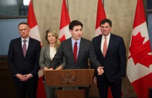 واکنش کانادا به ترامپ: تعرفه‌های ۲۵ درصدی و آمادگی برای جنگ تجاری