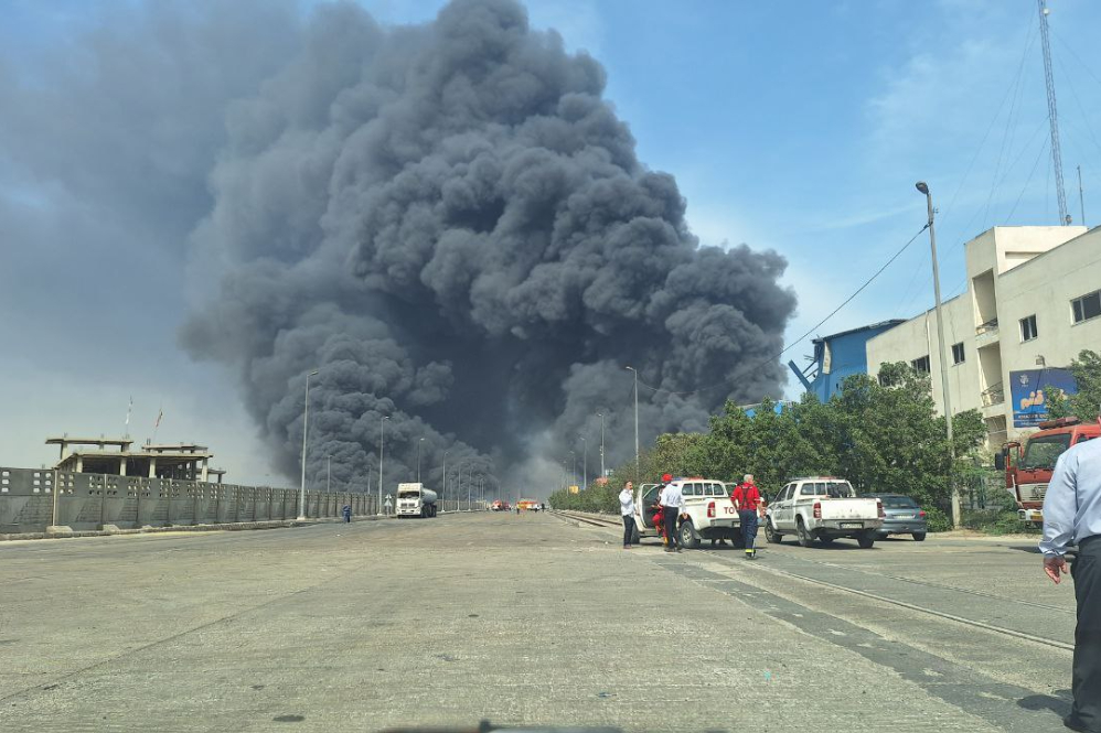 آخرین جزئیات انفجار مهیب در بندر شهید رجایی بندرعباس | مصدومان به ۱۹۵ نفر رسید آخرین جزئیات انفجار مهیب در بندر شهید رجایی بندرعباس | مصدومان به ۱۹۵ نفر رسید