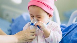 این علامت ساده یعنی کودکتان ذات‌الریه گرفته؛ همین الان به اورژانس بروید!