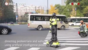 چین ربات انسان‌نما را مسئول چهارراه‌های شلوغ کرد